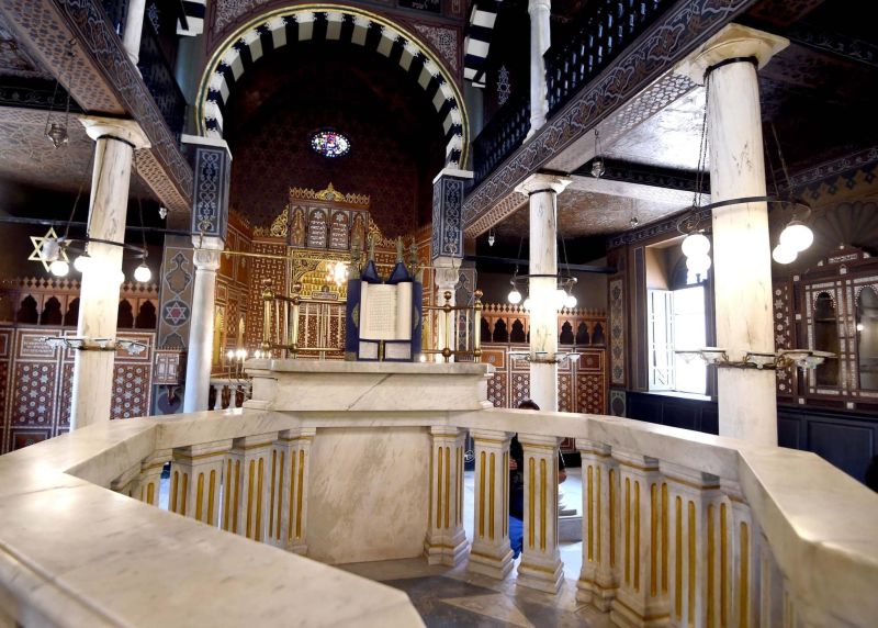 Ben Ezra Synagogue in Old Coptic Cairo on Cairo day tour